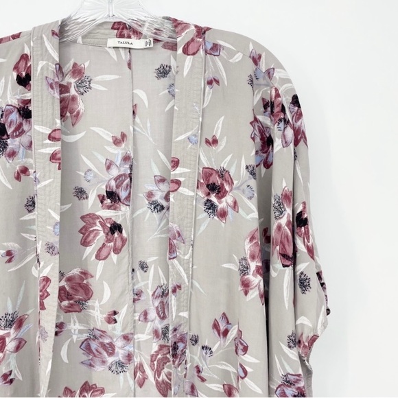 Aritzia Talula Kimono/Shawl Sleeveless Open Cardigan - Picture 5 of 9